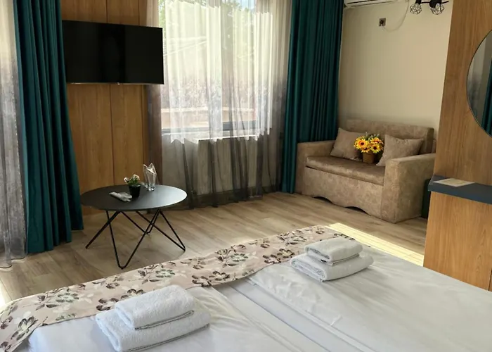 Guest house Family Neliya 3*