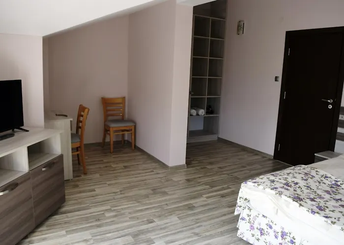 Guest house Family Neliya 3*